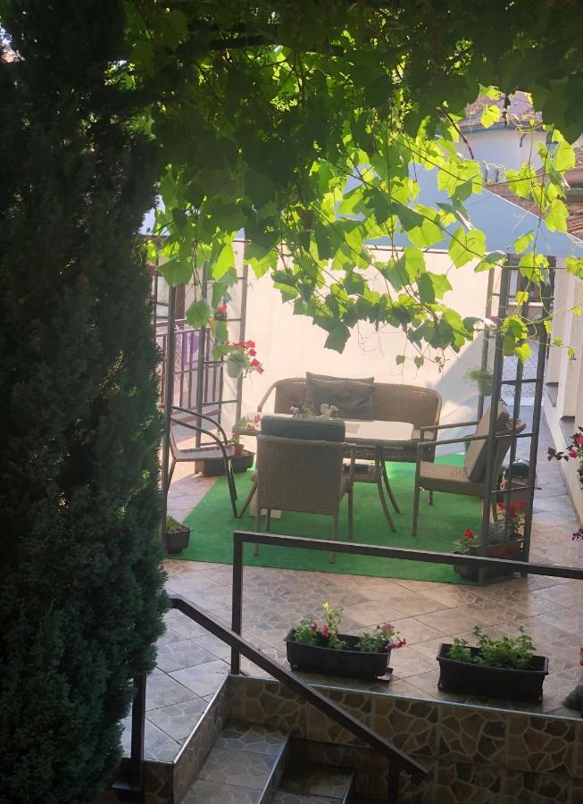 Studio Apartments Siesta Сараево Экстерьер фото